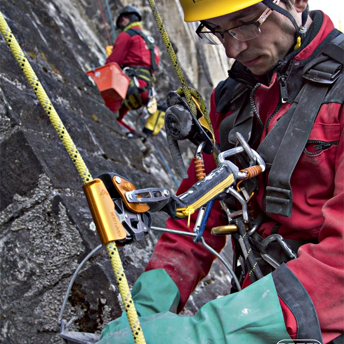 Petzl ASAP LOCK Mobile Fall Arrester With Locking Function – B071BA00